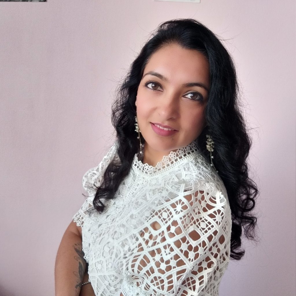 Neha Bhandari stylist